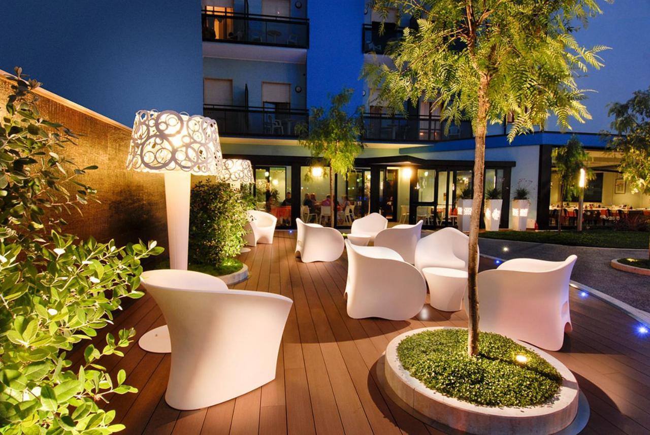 Hotel Continental Tortoreto Exterior foto